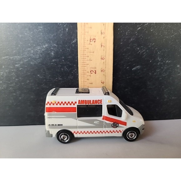 2011 Mattel Ambulance Toy Car - Picture 8 of 10